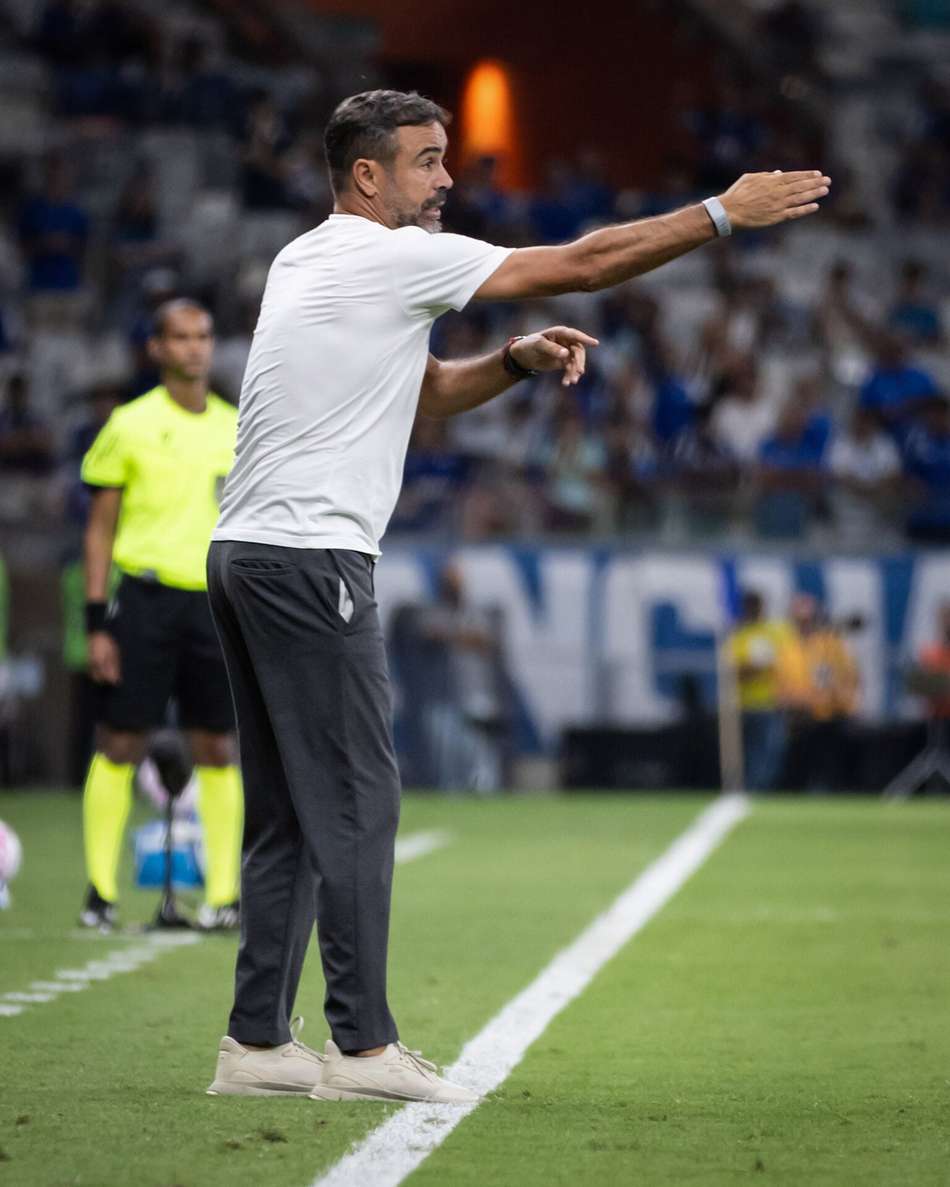 Artur Jorge em Cruzeiro x São Paulo (Foto: Gustavo Aleixo/Cruzeiro)