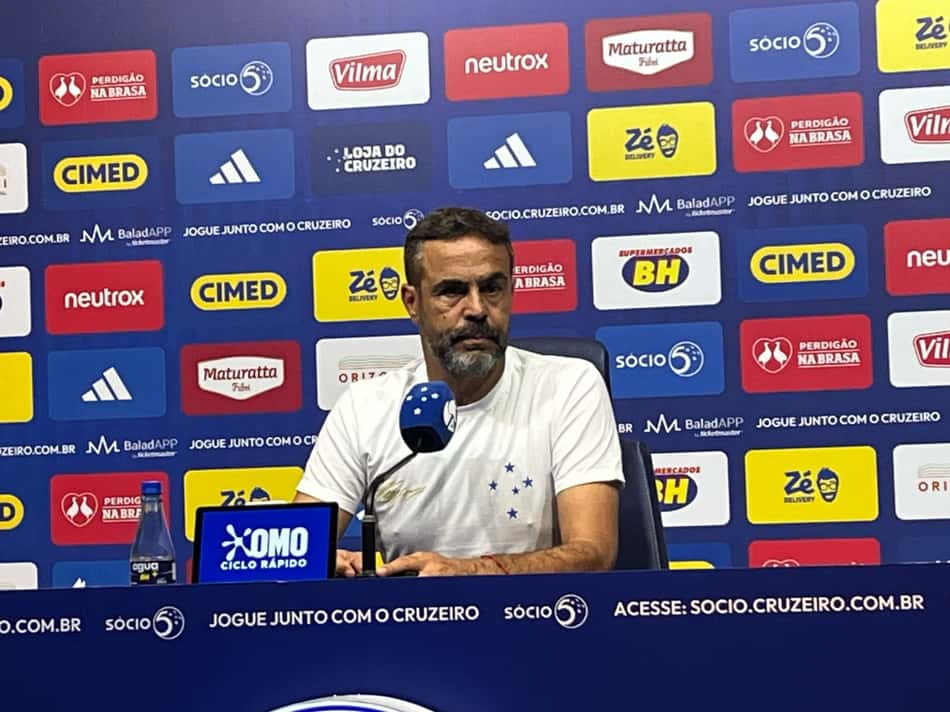 Artur Jorge em coletiva (Foto: Eduardo Statuti/Lance!)