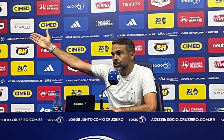 Artur Jorge em coletiva (Foto: Eduardo Statuti/Lance!)