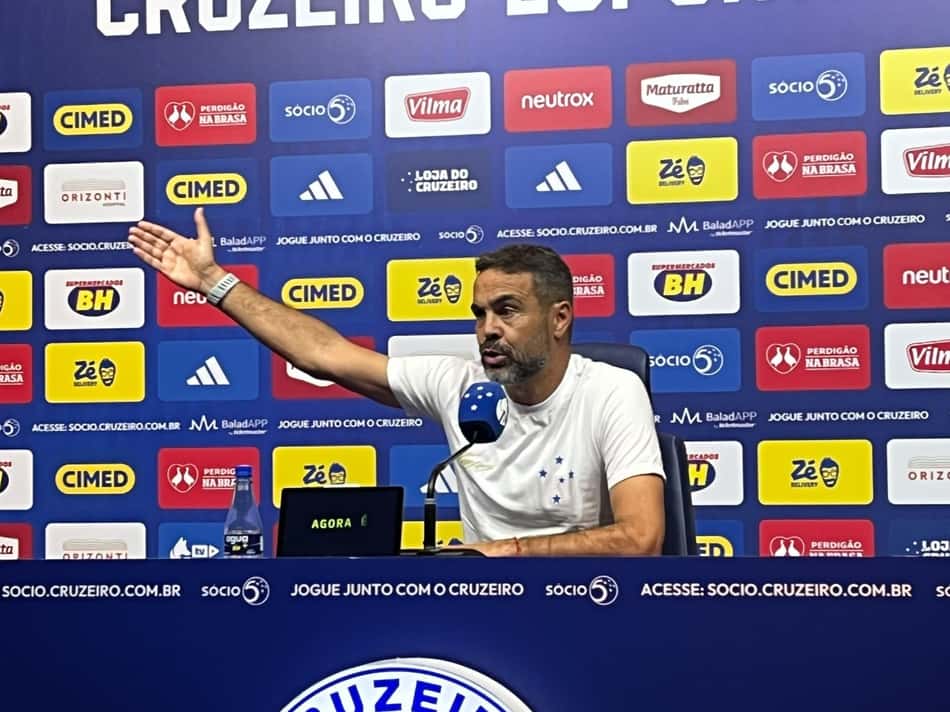 Artur Jorge em coletiva (Foto: Eduardo Statuti/Lance!)