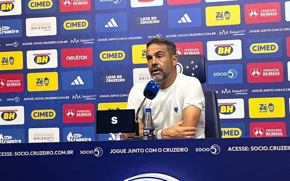 Artur Jorge exalta Morais e Zé Lucas após vitória do Cruzeiro