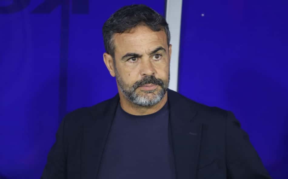 Torcida do Cruzeiro manda recado a Artur Jorge após goleada