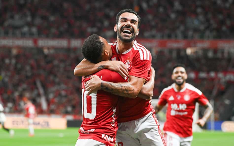 Veja os gols da vitória do Internacional sobre o Corinthians no Brasileirão