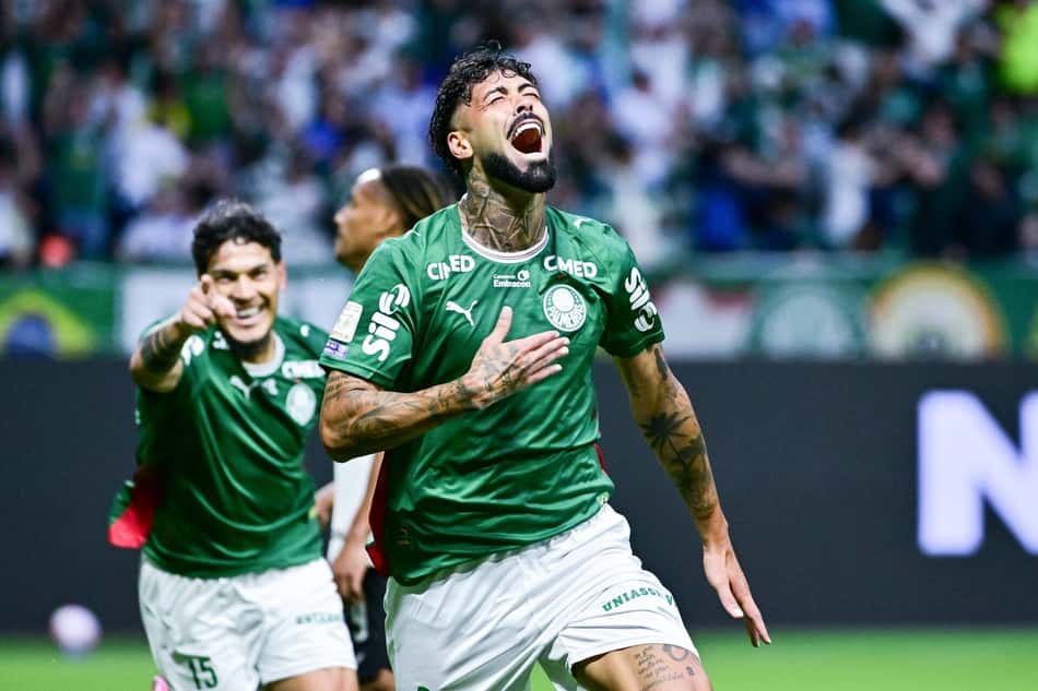 Barboza comemora o primeiro gol do Palmeiras no clássico contra o Corinthians