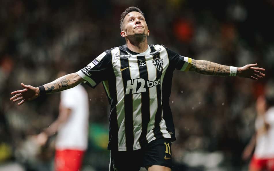 Bernard celebra gol contra o Bragantino (Foto: Pedro Souza / Atlético)