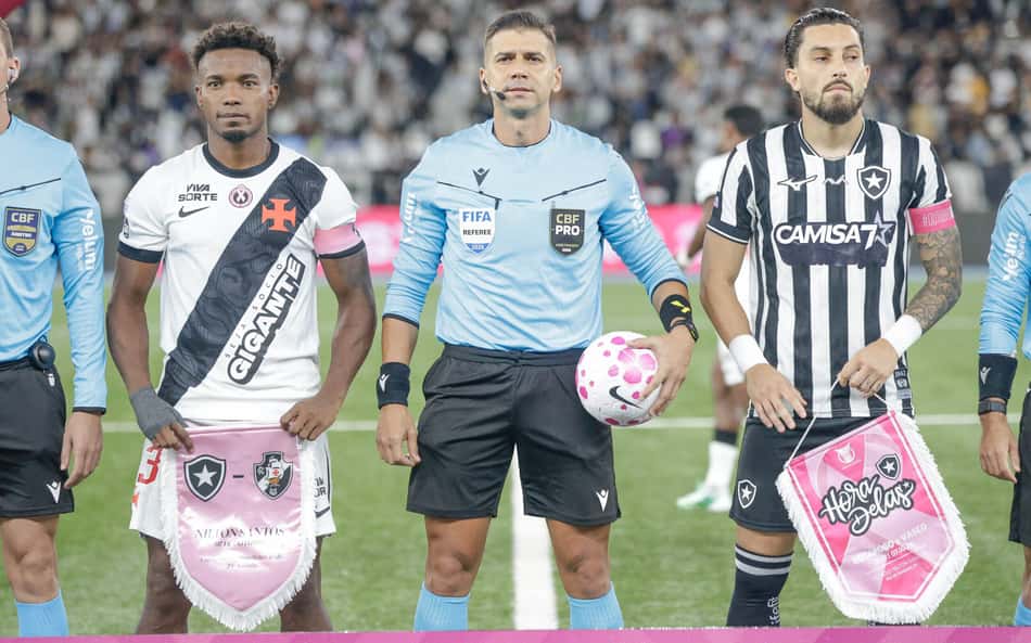 Bruno Arleu, árbitro de Botafogo e Vasco, pelo Campeonato Brasileiro