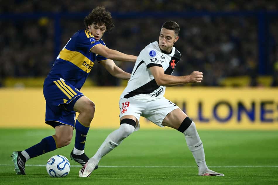 Bruno Duarte em ação pelo Vasco contra o Boca Juniors
