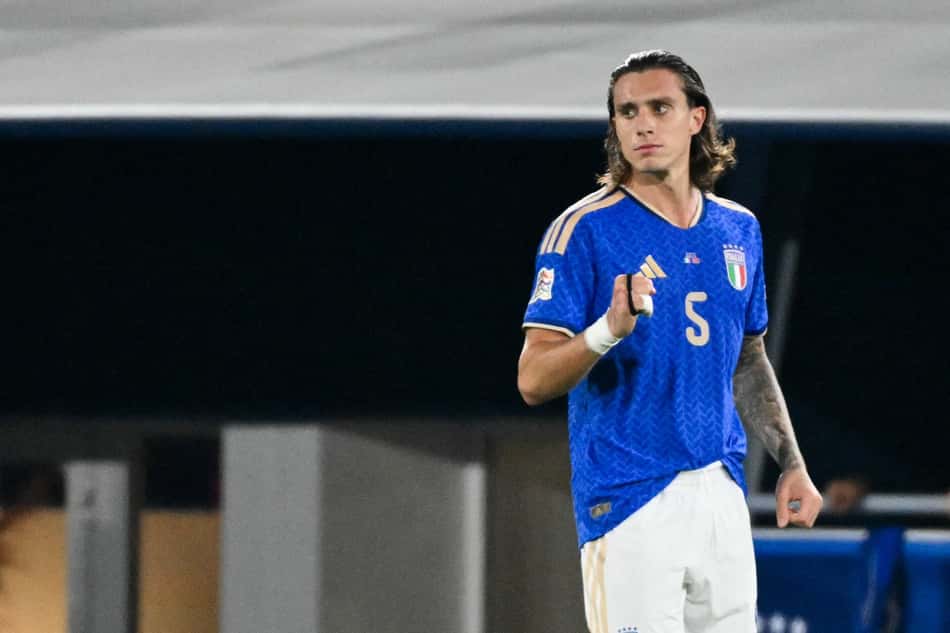 Calafiori com a camisa da Itália
