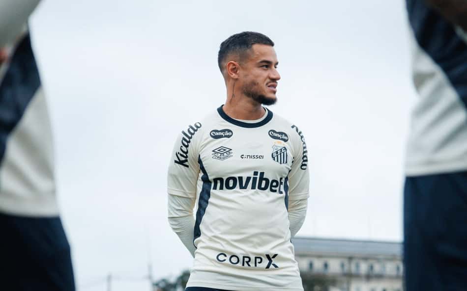 Coutinho em treino do Santos