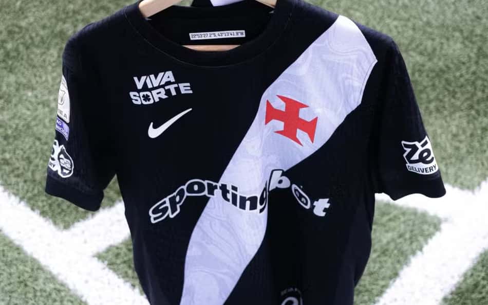 Camisa do Vasco com patrocínio alternativo