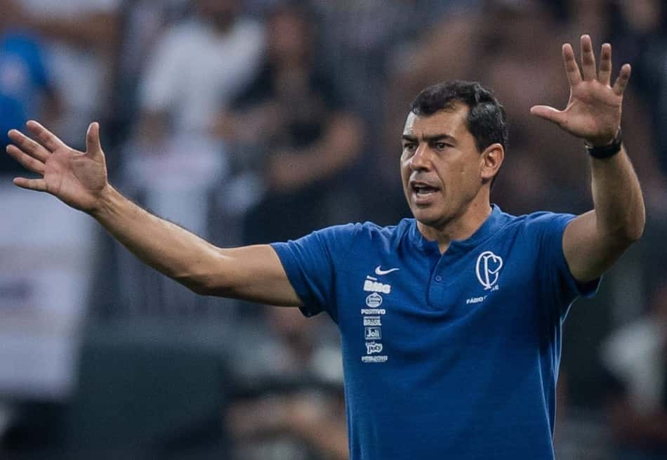 O técnico Fábio Carille durante trabalho no Corinthians