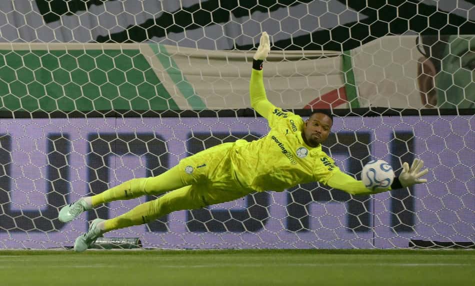 Carlos Miguel defendeu o pênalti que ajudou a levar o Palmeiras à final da Libertadores