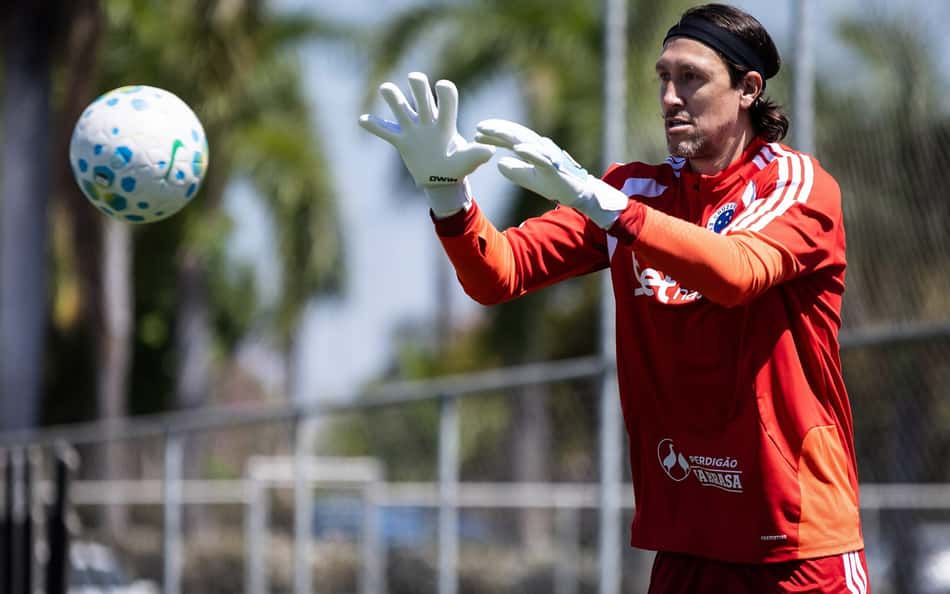 Cássio em treinamento na Toca II