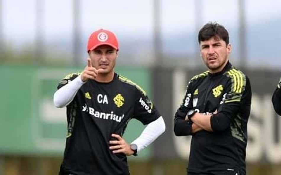 Cauan com Medina durante treino no Internacional