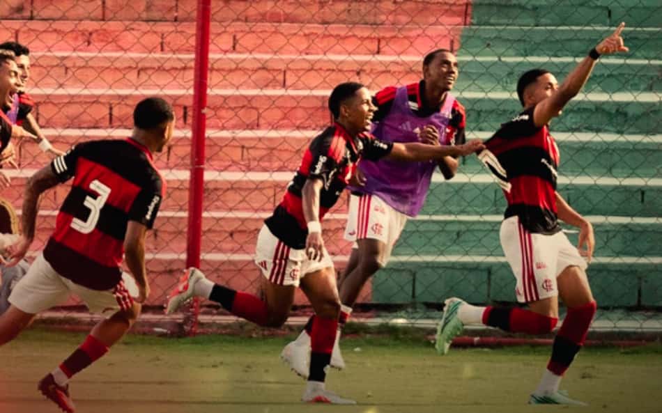 Jogadores do Flamengo comemoram classificação na Copa do Brasil sub-20
