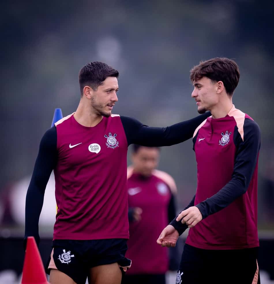 Garro e Bidon durante treinamento do Corinthians nesta terça-feira (6)