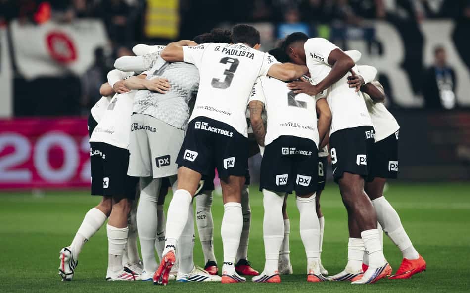 Corinthians é denunciado no STJD por dois episódios contra o Vitória