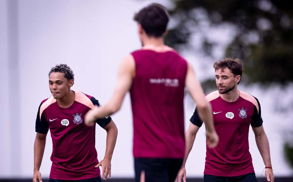 Elenco do Corinthians se reapresentou nesta terça-feira (13)