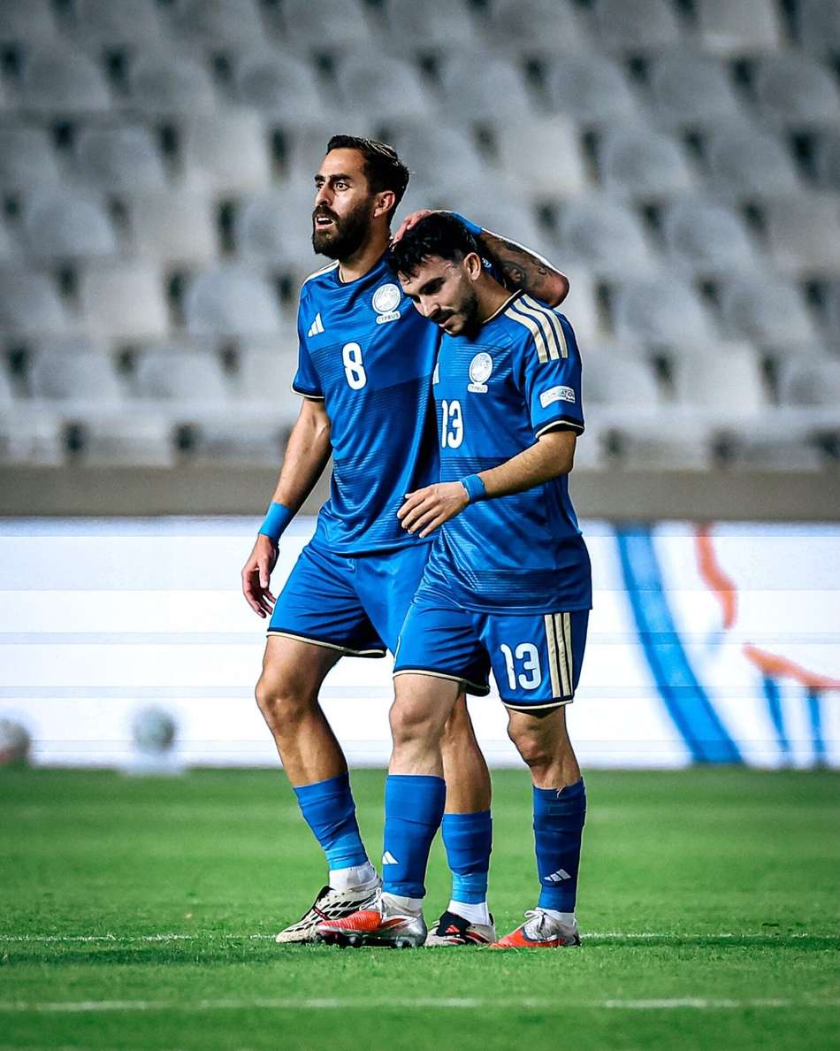 Costi comemorando gol marcado pelo Chipre, na Nations League