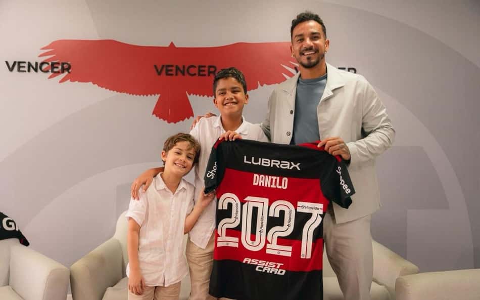 Danilo renova com o Flamengo