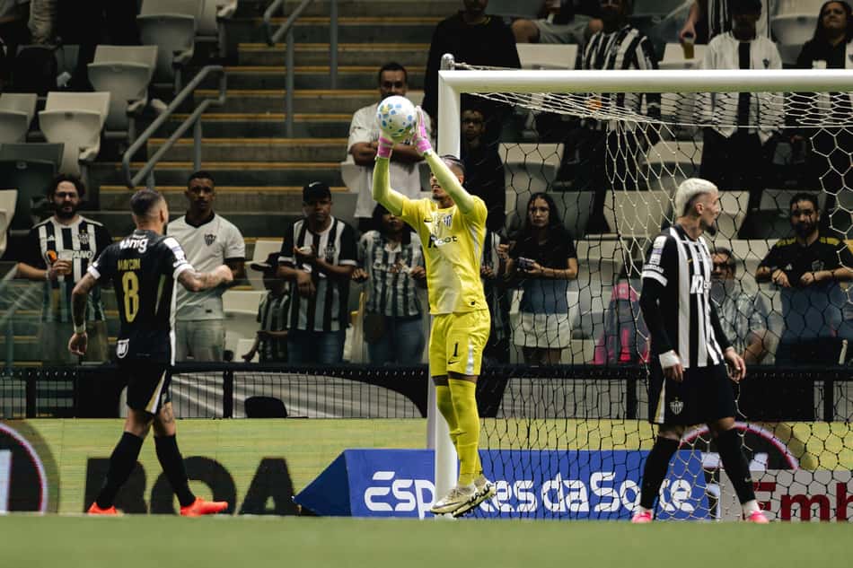 Delfim em Atlético x Bragantino (Foto: Pedro Souza / Atlético)