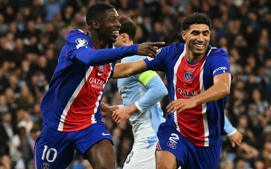 Dembélé comemora ao lado de Hakimi gol marcado pelo PSG sobre o Manchester City, na Champions League