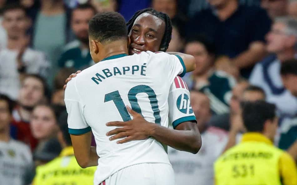 Real Madrid vence o Villarreal com gol de Diomande e expulsão de Vini Jr.