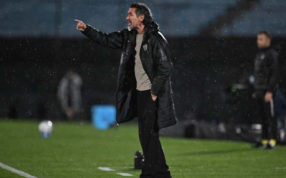 Domínguez em City Torque x Atlético (Photo by Eitan ABRAMOVICH / AFP)