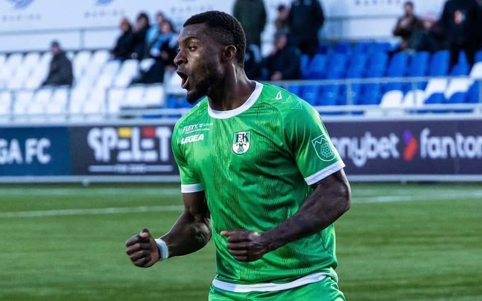 Ede Oloko em ação pelo Liepaja, da Letônia