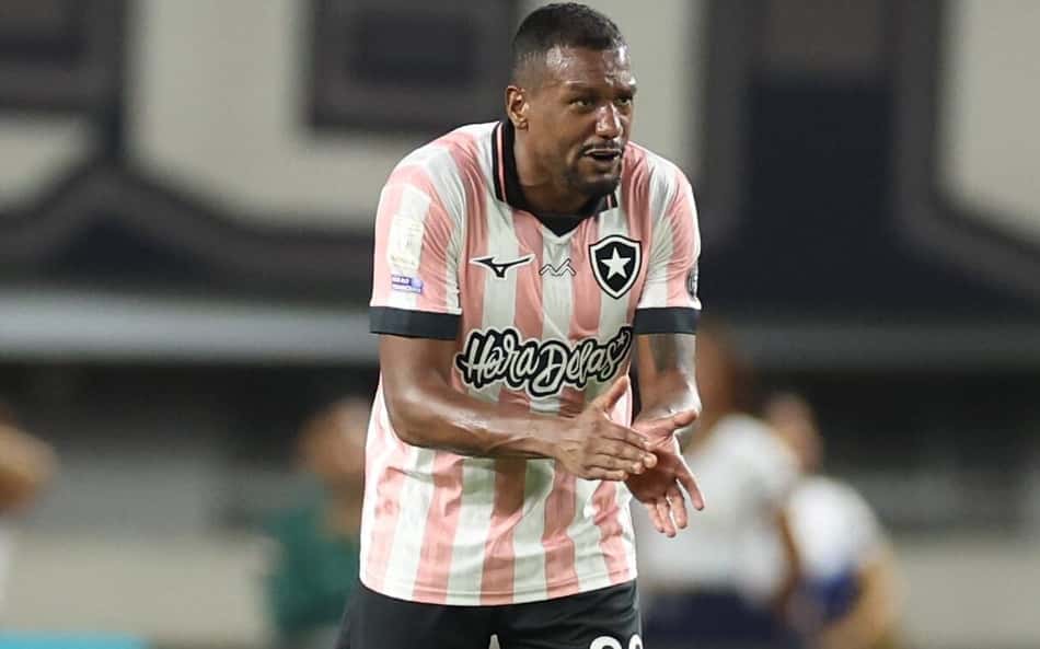 Edenilson cobra melhor postura do Botafogo após nova derrota