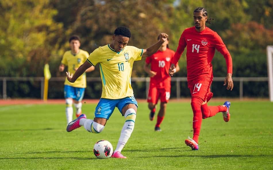 Eduardo Conceição em ação pela Seleção Brasileira de base (Foto: Fabio Souza / CBF)
