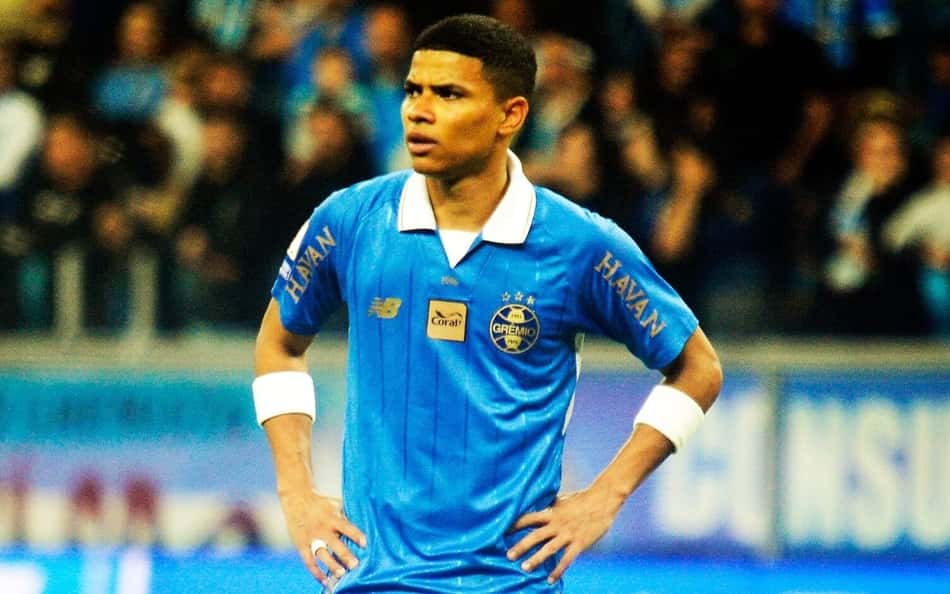 Jogador do Grêmio transferiu R$ 22,5 mil a golpista que se passou por Luís Castro