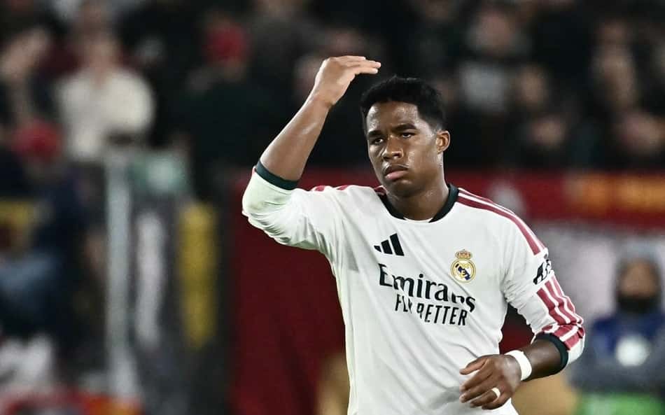Endrick comemora gol marcado pelo Real Madrid contra a Roma, na Champions League