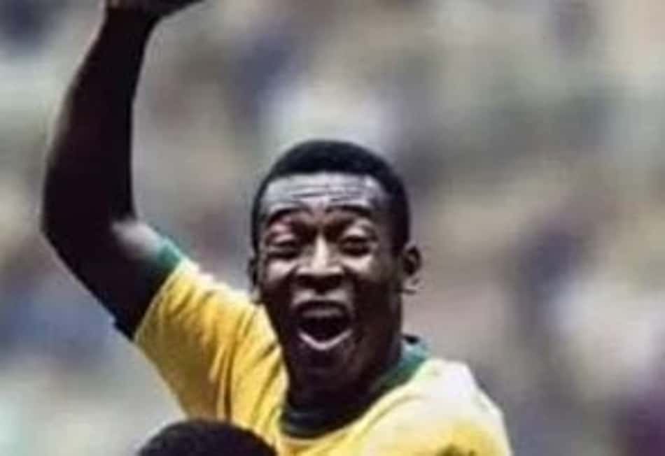 Pelé e Jairzinho comemoram gol pela Seleção Brasileira. (Foto: Divulgação FIFA)