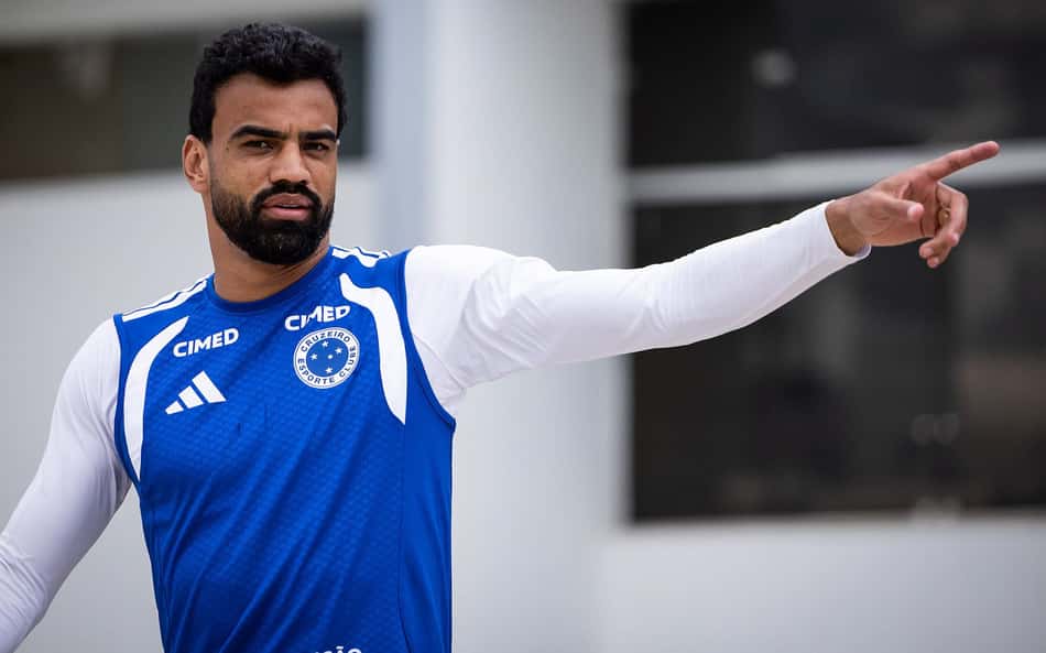 Fabrício Bruno em treino na Toca 2, na véspera do pré-jogo Cruzeiro x Remo.