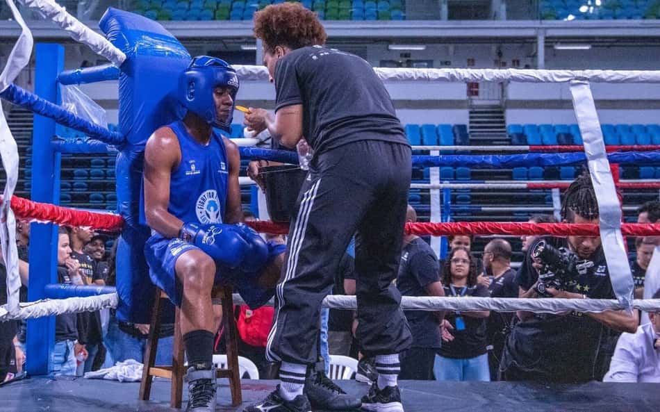 Jovem boxeador no Favela Champions