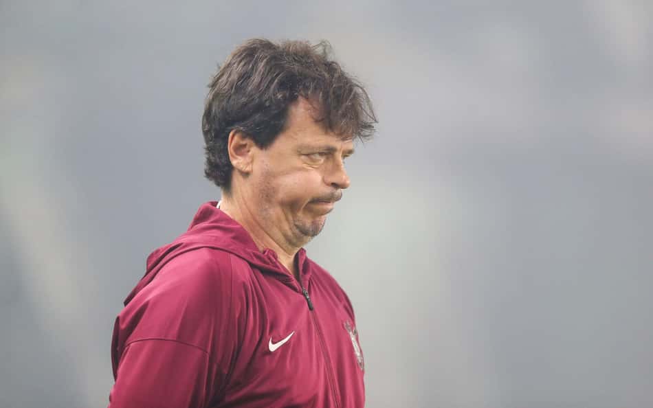 Fernando Diniz em partida pelo Corinthians