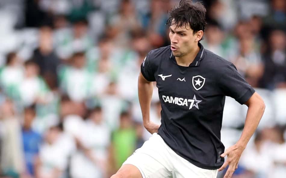 Ferraresi em ação durante Coritiba x Botafogo