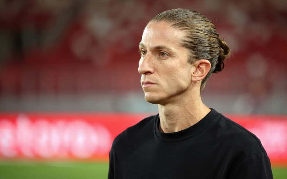 Filipe Luís à beira do campo em jogo do Monaco contra o Marseille pela Ligue 1