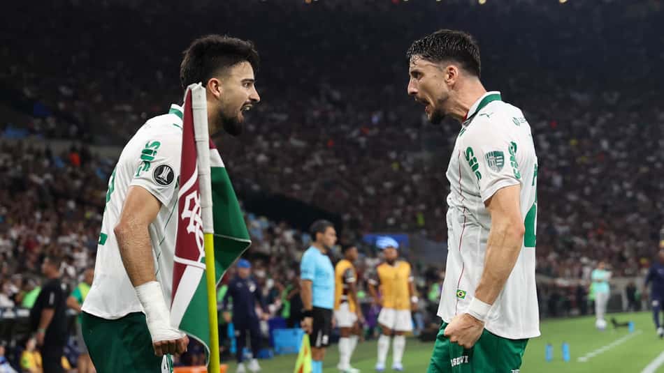 Flaco Lopez celebra seu gol com Piquerez durante Palmeiras 2 a 1 sobre o Fluminense