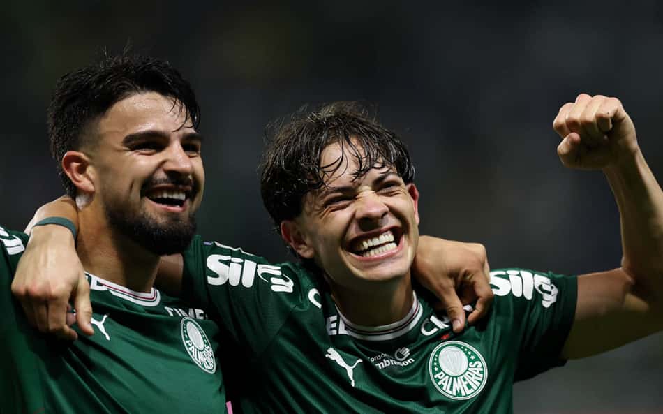 Flaco Lopez e Giay celbram um dos gols do Palmeiras sobre o Corinthians (Foto: Cesar Greco/Palmeiras)