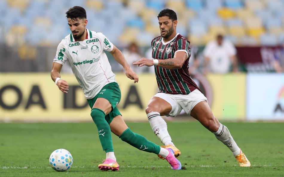Flaco López e Hulk no duelo entre Palmeiras e Fluminense (Foto: Cesar Greco/Palmeiras)