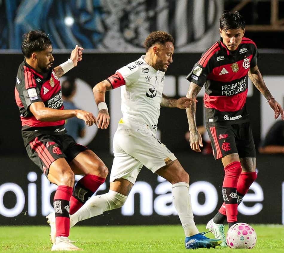 Joagdores de Santos e Flamengo na partida na Vila Belmiro