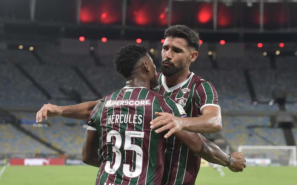 Ignácio e Hércules comemoram gol do Fluminense