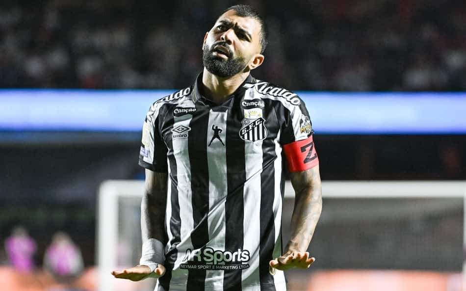 Gabriel Barbosa comemora gol do Santos contra o São Paulo.
