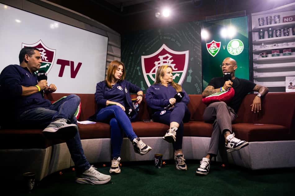 Gabriel Gubela durante transmissão especial da FluTV