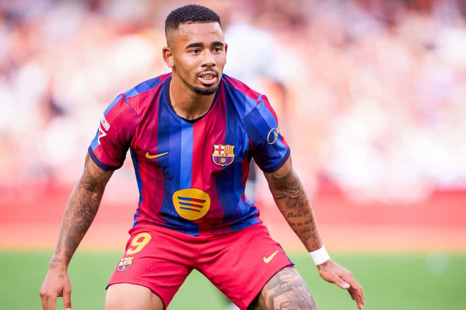 Gabriel Jesus em ação na sua estreia pelo Barcelona (Foto: Reprodução/AFP)