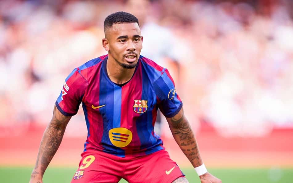 Gabriel Jesus em ação na sua estreia pelo Barcelona (Foto: Reprodução/AFP)