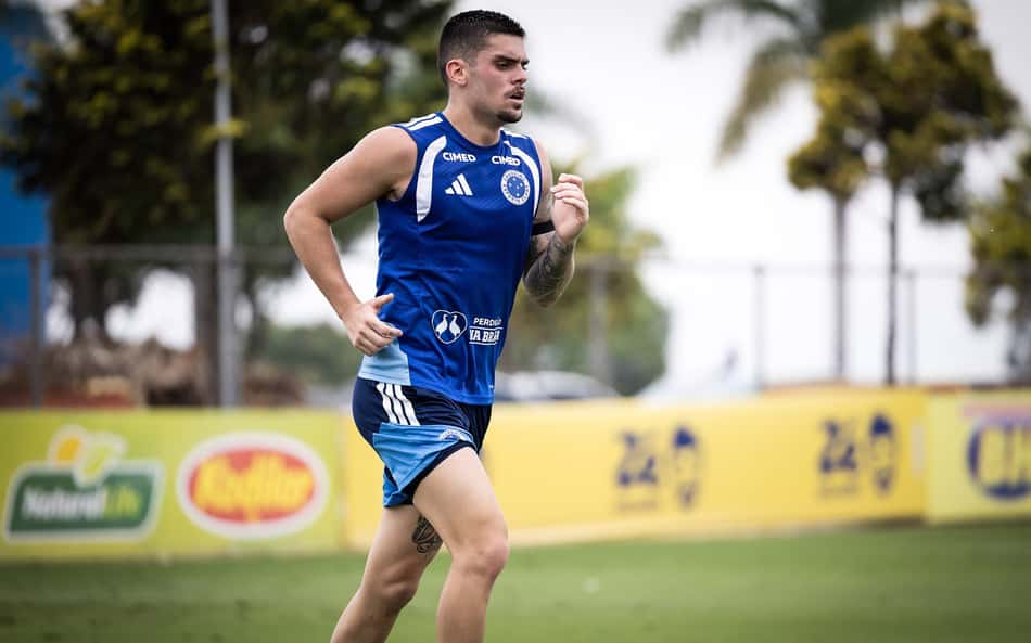 Gabriel Pec treina na Toca II