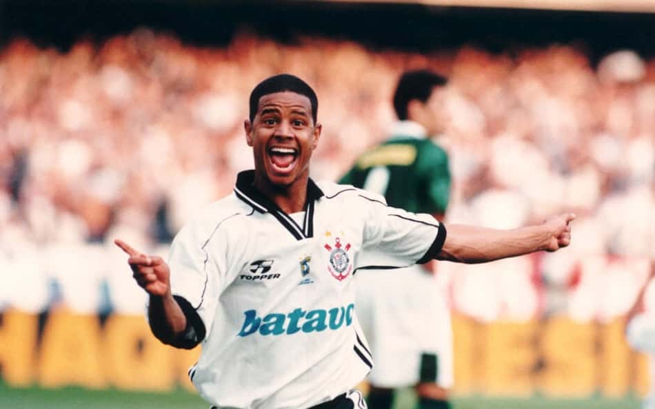 Marcelinho Carioca é um dos maiores ídolos da história do Corinthians